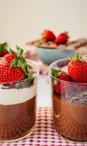 Preview wallpaper pudding, strawberry, berries, chocolate, dessert