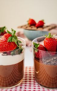 Preview wallpaper pudding, strawberry, berries, chocolate, dessert