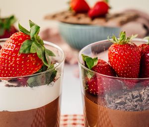 Preview wallpaper pudding, strawberry, berries, chocolate, dessert