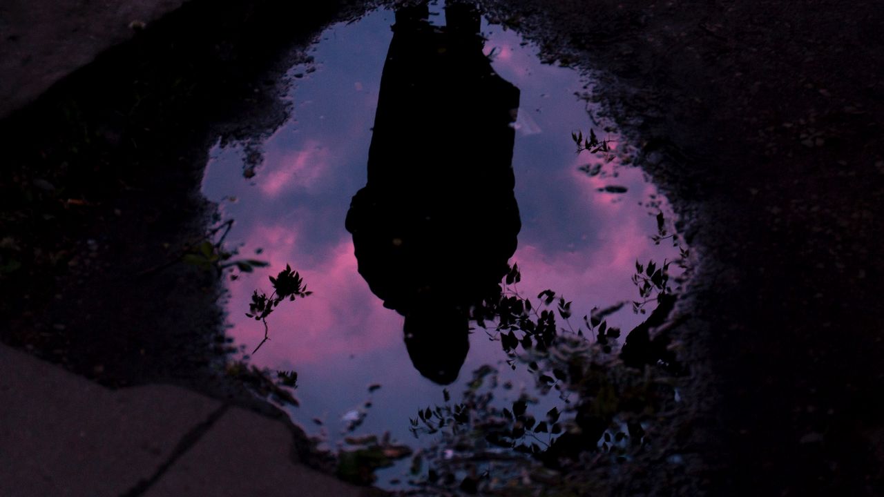 Wallpaper puddle, reflection, silhouette, alone, dark, water