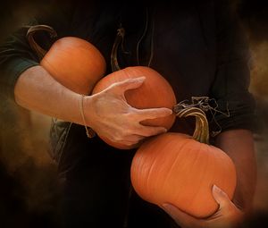 Preview wallpaper pumpkin, hands, orange, autumn