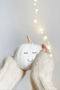 Preview wallpaper pumpkin, smiley, white, hands, garland