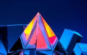 Preview wallpaper pyramid, prism, edges, glass
