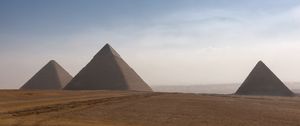 Preview wallpaper pyramids, desert, sand, footprints