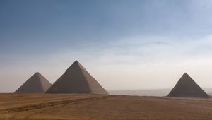 Preview wallpaper pyramids, desert, sand, footprints