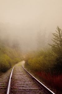 Preview wallpaper railway, fog, turn, trees