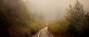 Preview wallpaper railway, fog, turn, trees