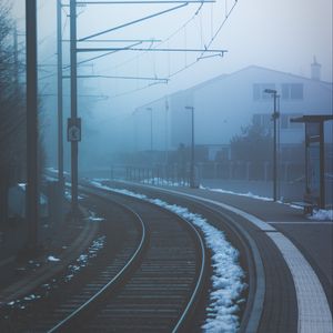 Preview wallpaper railway, fog, turn, station