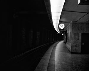 Preview wallpaper railway, metro, bw, station, clock, underground