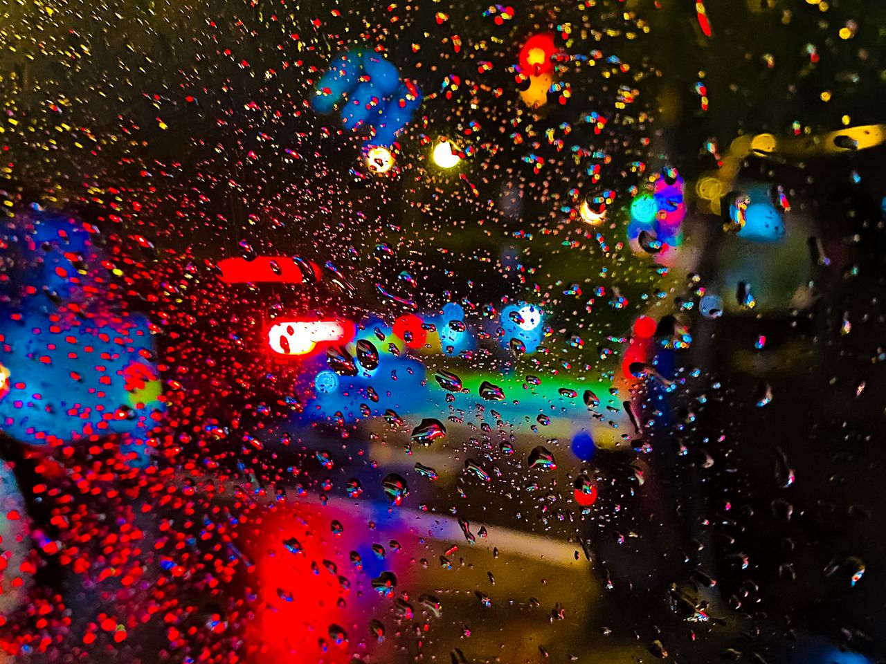 1280x960 Wallpaper rain, drops, glass, blur, lights