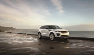 Preview wallpaper range rover evoque, range rover, car, white, front view, embankment