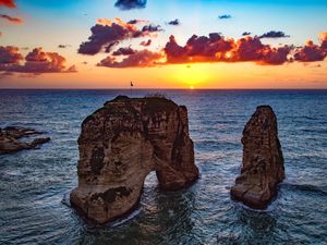 Preview wallpaper raouche rocks, beirut, lebanon, sea, sunset