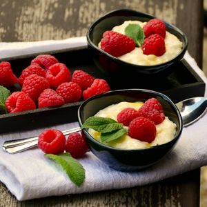 Preview wallpaper raspberries, berries, cream, dessert