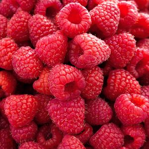 Preview wallpaper raspberries, berries, food
