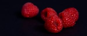 Preview wallpaper raspberries, berries, fresh, macro