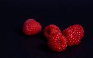 Preview wallpaper raspberries, berries, fresh, macro