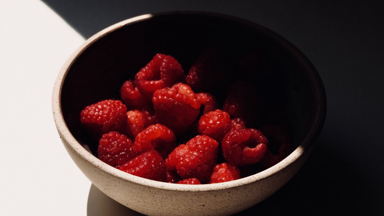 Wallpaper raspberries, berries, fresh, bowl, shadow