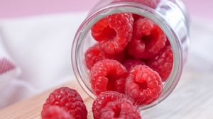 Preview wallpaper raspberries, berries, fresh, ripe