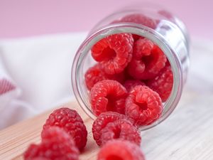 Preview wallpaper raspberries, berries, fresh, ripe