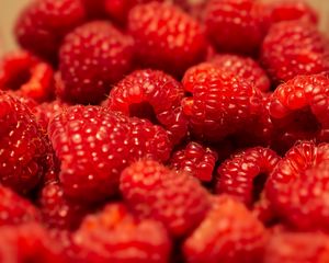 Preview wallpaper raspberries, berries, fruits, macro