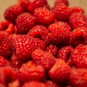 Preview wallpaper raspberries, berries, fruits, macro