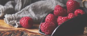 Preview wallpaper raspberries, berries, fruits, wood, table