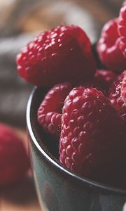 Preview wallpaper raspberries, berries, macro, ripe