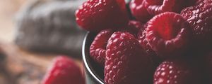 Preview wallpaper raspberries, berries, macro, ripe