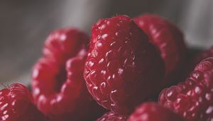 Preview wallpaper raspberries, berries, macro, ripe, fresh