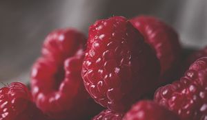 Preview wallpaper raspberries, berries, macro, ripe, fresh