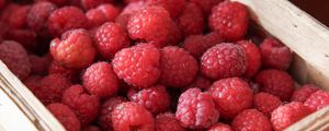 Preview wallpaper raspberries, berries, macro, red