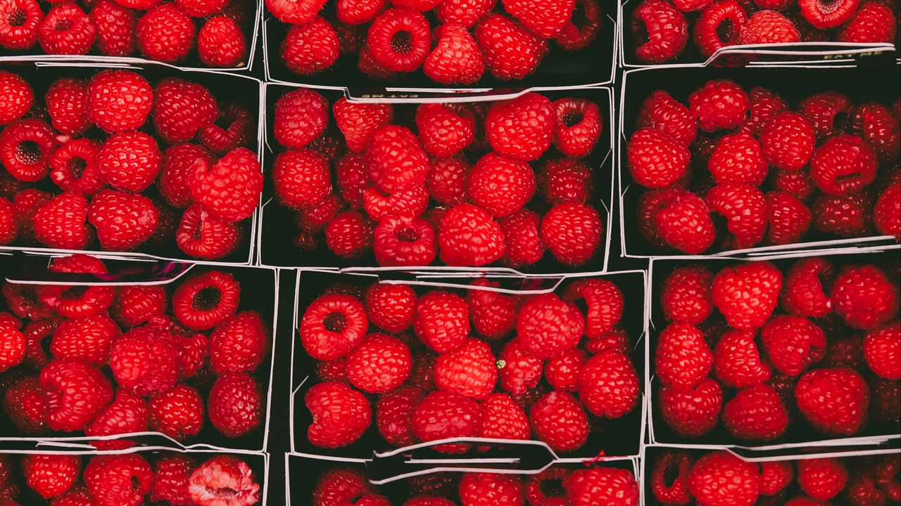 Wallpaper raspberries, berries, ripe, baskets