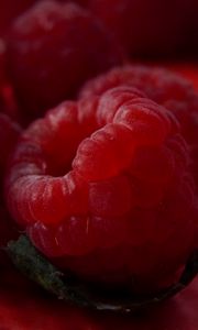 Preview wallpaper raspberries, berries, ripe, fresh, red, macro