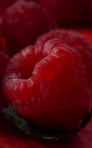 Preview wallpaper raspberries, berries, ripe, fresh, red, macro