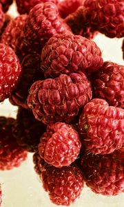 Preview wallpaper raspberries, berries, ripe, juicy, bright