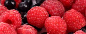 Preview wallpaper raspberries, berries, ripe