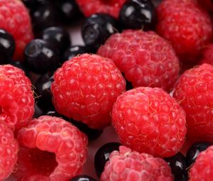 Preview wallpaper raspberries, berries, ripe
