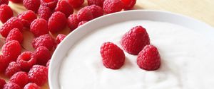 Preview wallpaper raspberries, berries, yogurt