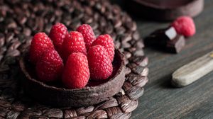 Preview wallpaper raspberries, biscuits, chocolate, dessert