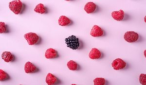 Preview wallpaper raspberries, blackberries, berries, ripe, fresh