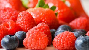 Preview wallpaper raspberries, blueberries, berries, fresh, ripe, bright