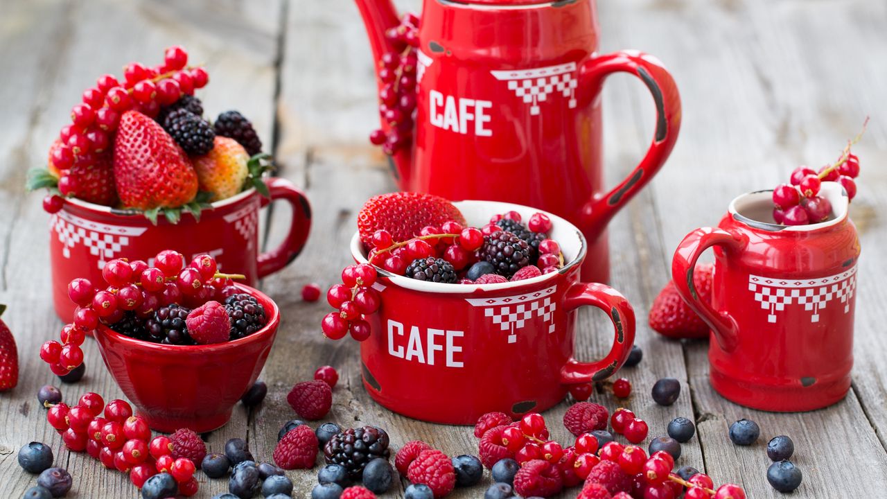 Wallpaper raspberries, blueberries, strawberries, blackberries, currants, berries, tableware