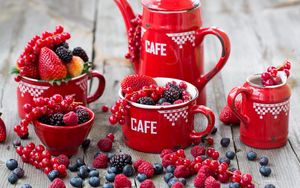 Preview wallpaper raspberries, blueberries, strawberries, blackberries, currants, berries, tableware
