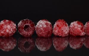 Preview wallpaper raspberries, frozen, reflection, berries