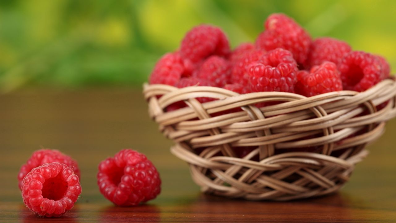 Wallpaper raspberry, basket, berry, crop