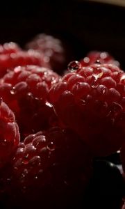 Preview wallpaper raspberry, berry, bowl, sweet, ripe