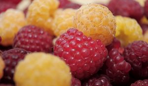 Preview wallpaper raspberry, berry, ripe, sweet