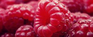 Preview wallpaper raspberry, berry, ripe, close-up