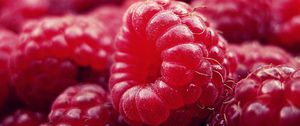 Preview wallpaper raspberry, berry, ripe, close-up