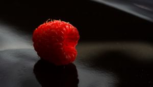 Preview wallpaper raspberry, berry, ripe, macro, shadow